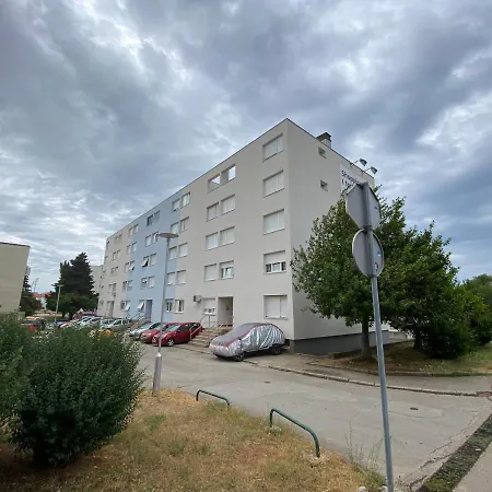 Centar Visnjik, *