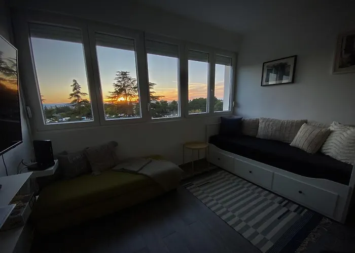 Centar Visnjik, Apartman